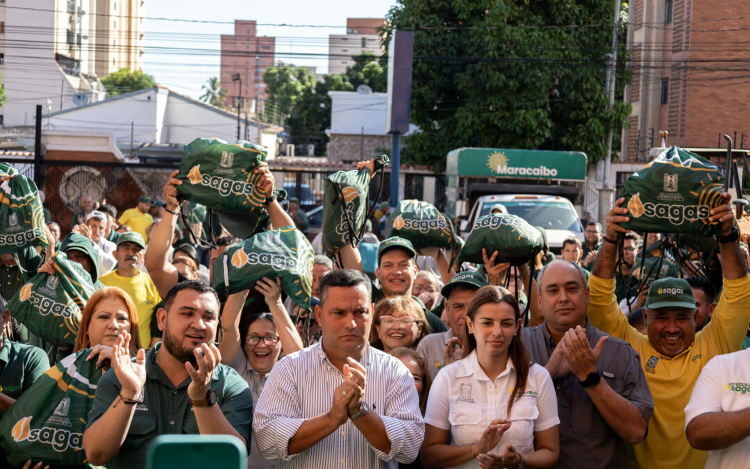 Alcaldía de Maracaibo dota de uniformes a 247 Servidores Públicos del SAGAS